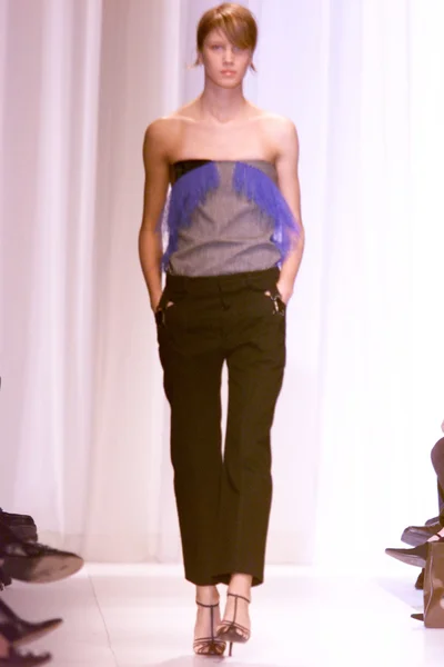 Look 10